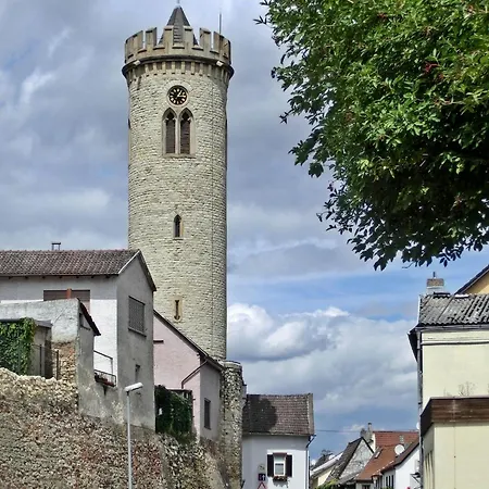 Uhrturm Apartamento Oppenheim